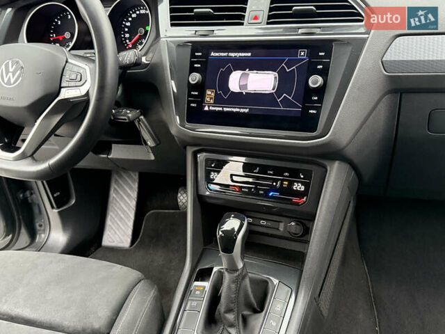 Серый Фольксваген Тигуан, объемом двигателя 1.97 л и пробегом 158 тыс. км за 28999 $, фото 39 на Automoto.ua