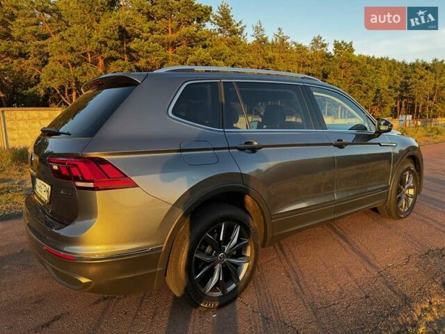 Фольксваген Тигуан 2022 в Киеве на Automoto.ua Серый Фольксваген Тигуан, объемом двигателя 1.98 л и пробегом 51 тыс. км за 34000 $, фото 6 на Automoto.ua