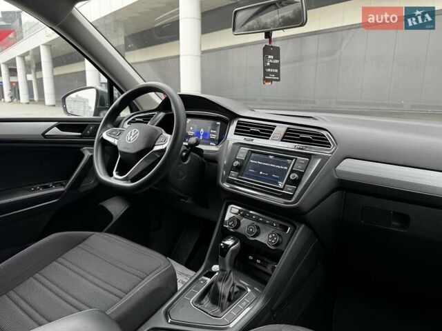 Серый Фольксваген Тигуан, объемом двигателя 2 л и пробегом 50 тыс. км за 22900 $, фото 15 на Automoto.ua