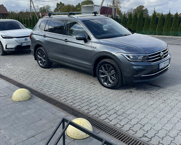 Серый Фольксваген Тигуан, объемом двигателя 1.98 л и пробегом 81 тыс. км за 24700 $, фото 4 на Automoto.ua