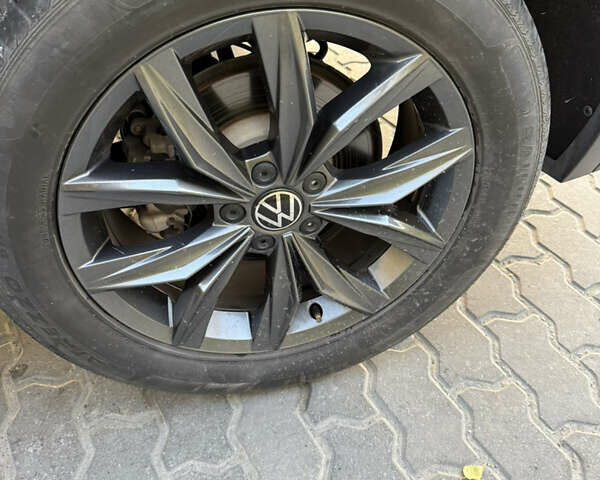 Серый Фольксваген Тигуан, объемом двигателя 1.98 л и пробегом 60 тыс. км за 28300 $, фото 13 на Automoto.ua