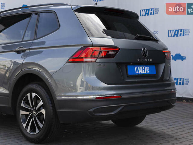 Сірий Фольксваген Тігуан, об'ємом двигуна 2 л та пробігом 2 тис. км за 24200 $, фото 16 на Automoto.ua