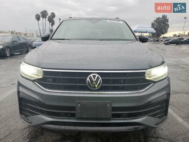 Серый Фольксваген Тигуан, объемом двигателя 2 л и пробегом 144 тыс. км за 8600 $, фото 4 на Automoto.ua