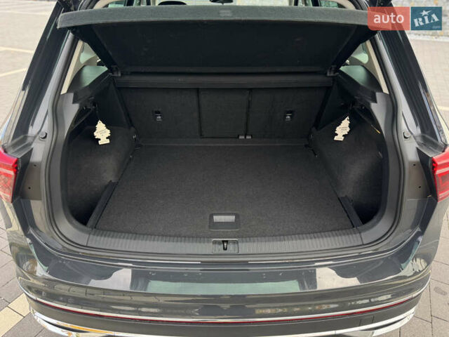 Серый Фольксваген Тигуан, объемом двигателя 1.97 л и пробегом 199 тыс. км за 32000 $, фото 70 на Automoto.ua