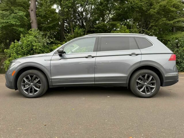 Сірий Фольксваген Тігуан, об'ємом двигуна 2 л та пробігом 27 тис. км за 11900 $, фото 2 на Automoto.ua