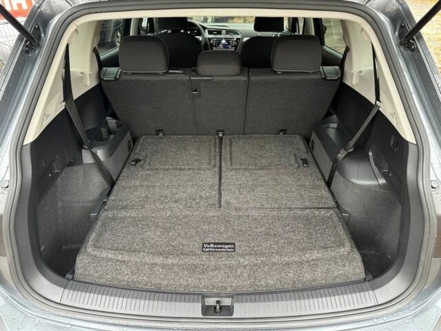 Серый Фольксваген Тигуан, объемом двигателя 2 л и пробегом 95 тыс. км за 22999 $, фото 22 на Automoto.ua