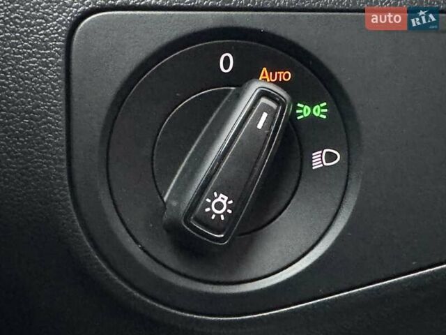 Серый Фольксваген Тигуан, объемом двигателя 2 л и пробегом 50 тыс. км за 22900 $, фото 26 на Automoto.ua