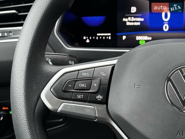 Серый Фольксваген Тигуан, объемом двигателя 2 л и пробегом 50 тыс. км за 22900 $, фото 19 на Automoto.ua