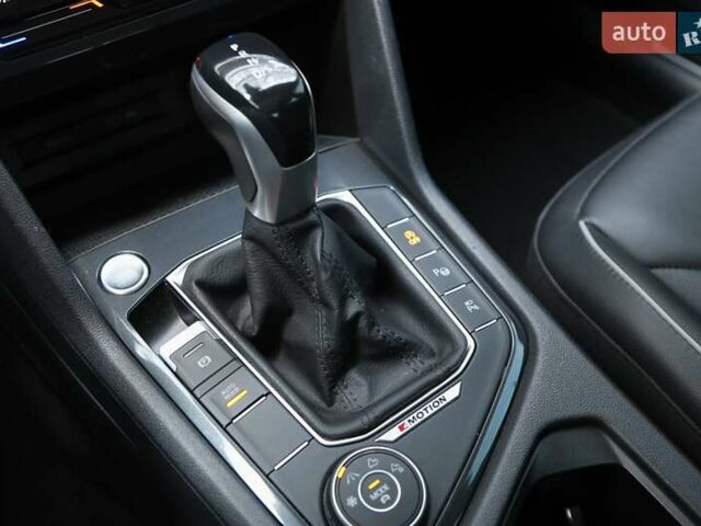 Сірий Фольксваген Тігуан, об'ємом двигуна 1.97 л та пробігом 14 тис. км за 41000 $, фото 24 на Automoto.ua