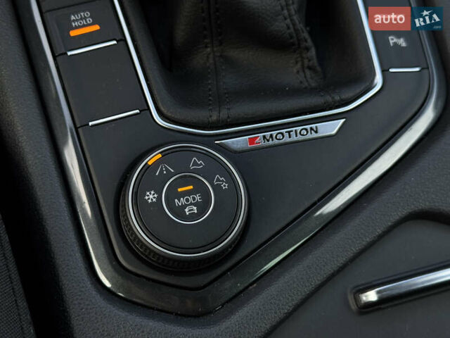 Серый Фольксваген Тигуан, объемом двигателя 1.97 л и пробегом 199 тыс. км за 32000 $, фото 49 на Automoto.ua