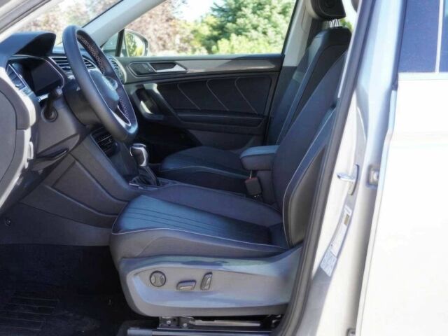 Сірий Фольксваген Тігуан, об'ємом двигуна 2 л та пробігом 26 тис. км за 18000 $, фото 7 на Automoto.ua