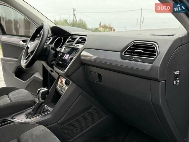 Серый Фольксваген Тигуан, объемом двигателя 1.97 л и пробегом 158 тыс. км за 28999 $, фото 40 на Automoto.ua