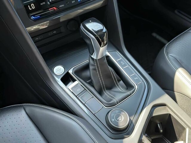 Серый Фольксваген Тигуан, объемом двигателя 2 л и пробегом 16 тыс. км за 16500 $, фото 10 на Automoto.ua