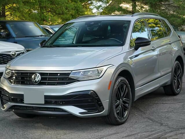 Серый Фольксваген Тигуан, объемом двигателя 2 л и пробегом 13 тыс. км за 8900 $, фото 2 на Automoto.ua