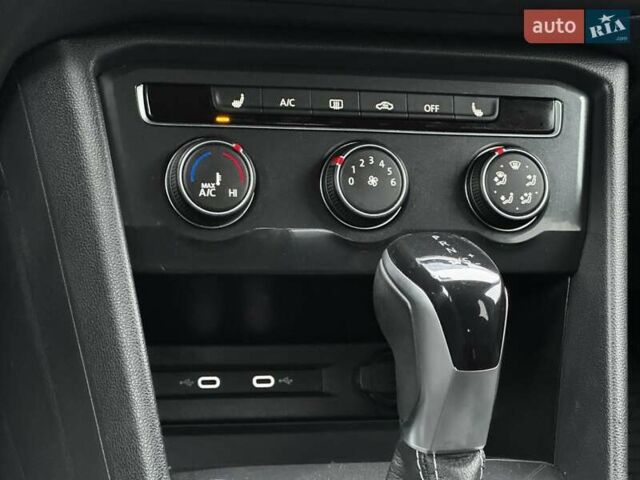 Серый Фольксваген Тигуан, объемом двигателя 2 л и пробегом 50 тыс. км за 22900 $, фото 21 на Automoto.ua