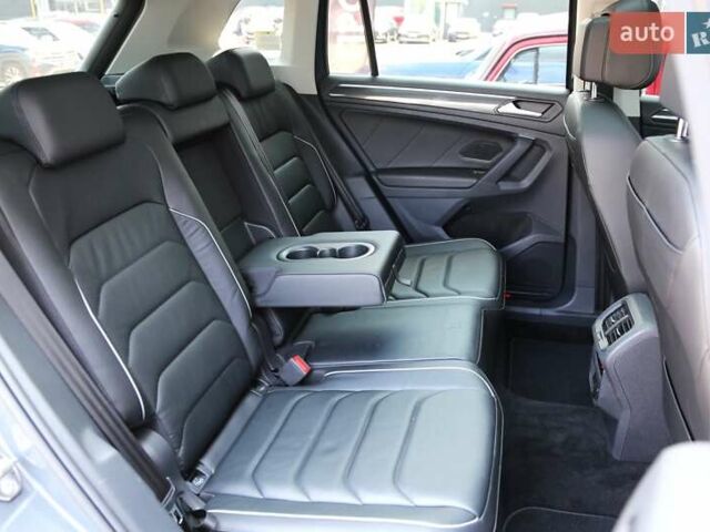 Сірий Фольксваген Тігуан, об'ємом двигуна 1.97 л та пробігом 14 тис. км за 41000 $, фото 8 на Automoto.ua