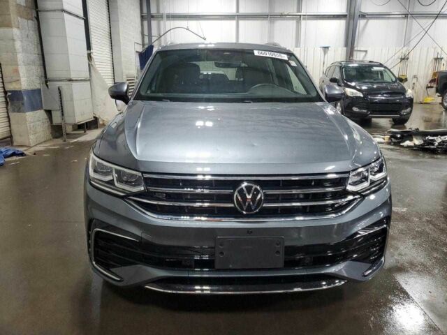 Сірий Фольксваген Тігуан, об'ємом двигуна 2 л та пробігом 18 тис. км за 8000 $, фото 4 на Automoto.ua