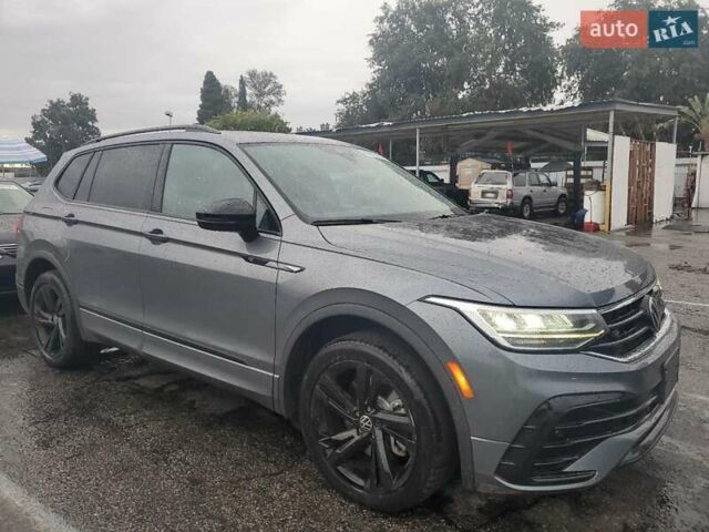 Серый Фольксваген Тигуан, объемом двигателя 2 л и пробегом 144 тыс. км за 8600 $, фото 3 на Automoto.ua