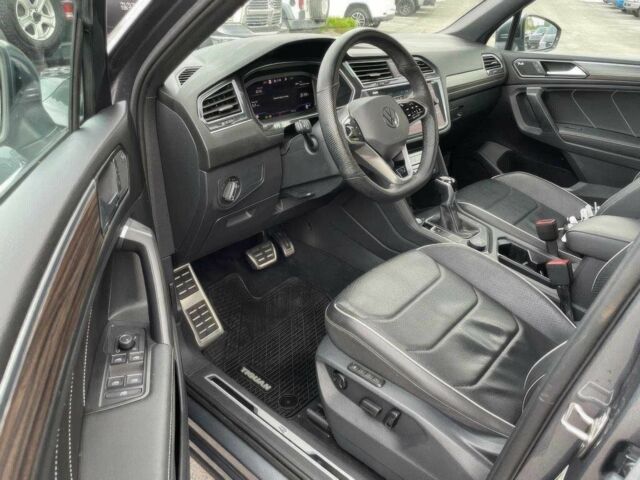 Серый Фольксваген Тигуан, объемом двигателя 2 л и пробегом 27 тыс. км за 17000 $, фото 7 на Automoto.ua