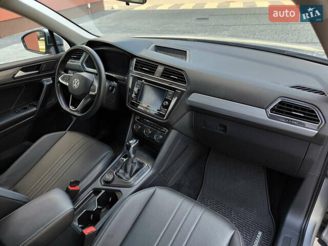 Серый Фольксваген Тигуан, объемом двигателя 1.98 л и пробегом 239 тыс. км за 20700 $, фото 21 на Automoto.ua