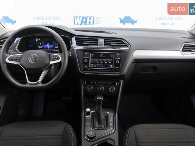 Сірий Фольксваген Тігуан, об'ємом двигуна 2 л та пробігом 2 тис. км за 24200 $, фото 43 на Automoto.ua