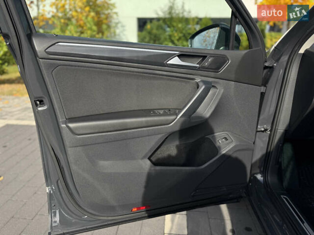 Серый Фольксваген Тигуан, объемом двигателя 1.97 л и пробегом 199 тыс. км за 32000 $, фото 25 на Automoto.ua