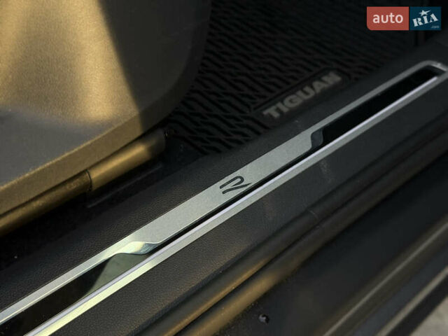 Серый Фольксваген Тигуан, объемом двигателя 1.98 л и пробегом 59 тыс. км за 26900 $, фото 10 на Automoto.ua