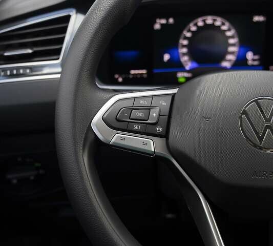 Сірий Фольксваген Тігуан, об'ємом двигуна 2 л та пробігом 2 тис. км за 24200 $, фото 26 на Automoto.ua