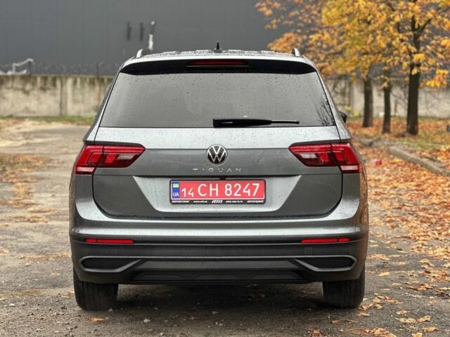 Серый Фольксваген Тигуан, объемом двигателя 2 л и пробегом 95 тыс. км за 22999 $, фото 4 на Automoto.ua