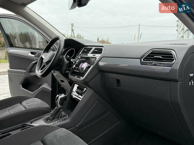 Серый Фольксваген Тигуан, объемом двигателя 1.97 л и пробегом 158 тыс. км за 28999 $, фото 41 на Automoto.ua