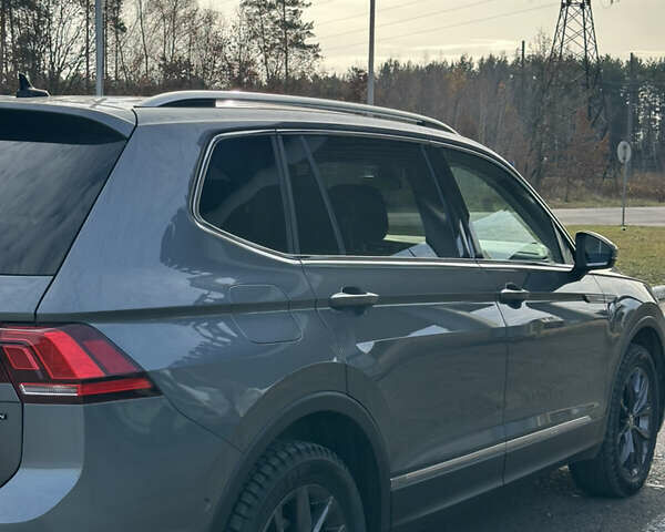 Серый Фольксваген Тигуан, объемом двигателя 1.97 л и пробегом 199 тыс. км за 32500 $, фото 11 на Automoto.ua