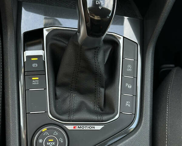 Серый Фольксваген Тигуан, объемом двигателя 1.97 л и пробегом 199 тыс. км за 32500 $, фото 28 на Automoto.ua