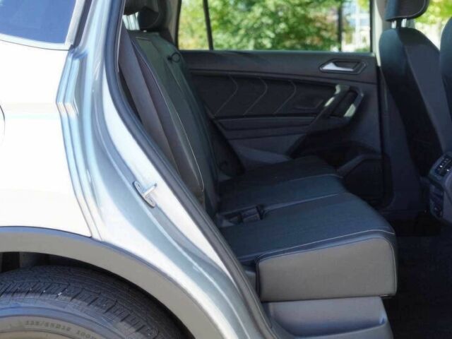 Сірий Фольксваген Тігуан, об'ємом двигуна 2 л та пробігом 26 тис. км за 18000 $, фото 9 на Automoto.ua