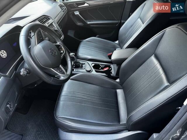 Фольксваген Тигуан 2022 в Киеве на Automoto.ua Серый Фольксваген Тигуан, объемом двигателя 1.98 л и пробегом 51 тыс. км за 34000 $, фото 14 на Automoto.ua