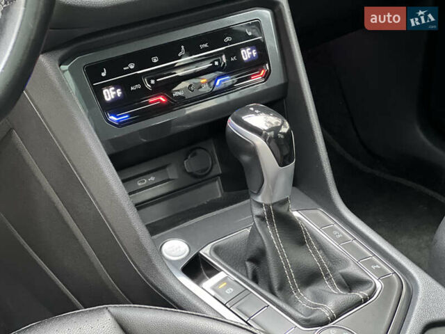 Серый Фольксваген Тигуан, объемом двигателя 1.98 л и пробегом 32 тыс. км за 29500 $, фото 87 на Automoto.ua