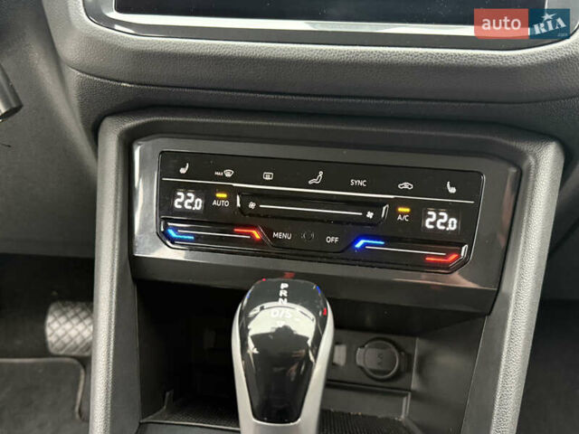 Серый Фольксваген Тигуан, объемом двигателя 1.97 л и пробегом 158 тыс. км за 28999 $, фото 38 на Automoto.ua