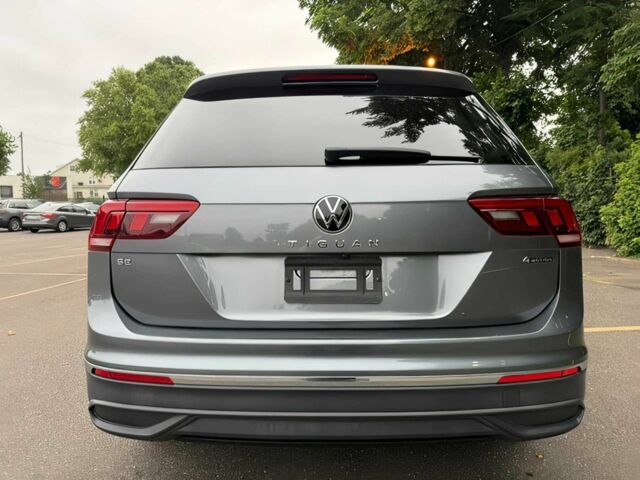 Сірий Фольксваген Тігуан, об'ємом двигуна 2 л та пробігом 27 тис. км за 11900 $, фото 4 на Automoto.ua