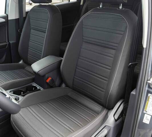 Сірий Фольксваген Тігуан, об'ємом двигуна 2 л та пробігом 2 тис. км за 24200 $, фото 24 на Automoto.ua