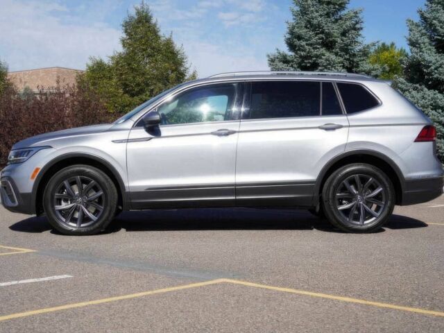 Сірий Фольксваген Тігуан, об'ємом двигуна 2 л та пробігом 26 тис. км за 18000 $, фото 3 на Automoto.ua