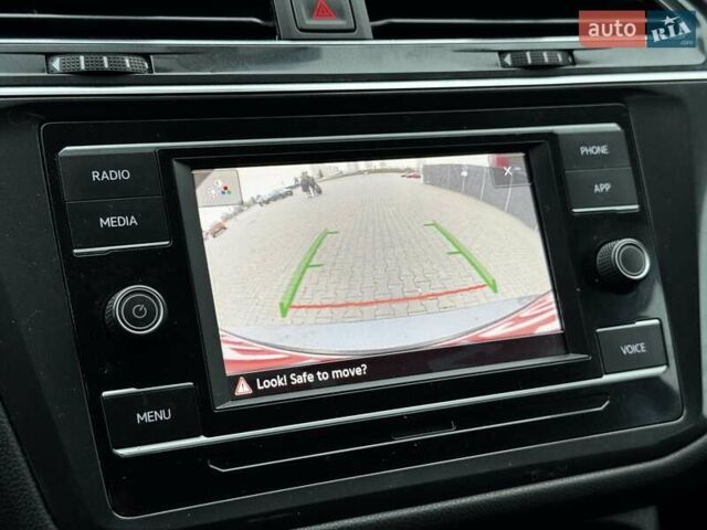 Серый Фольксваген Тигуан, объемом двигателя 2 л и пробегом 50 тыс. км за 22900 $, фото 25 на Automoto.ua