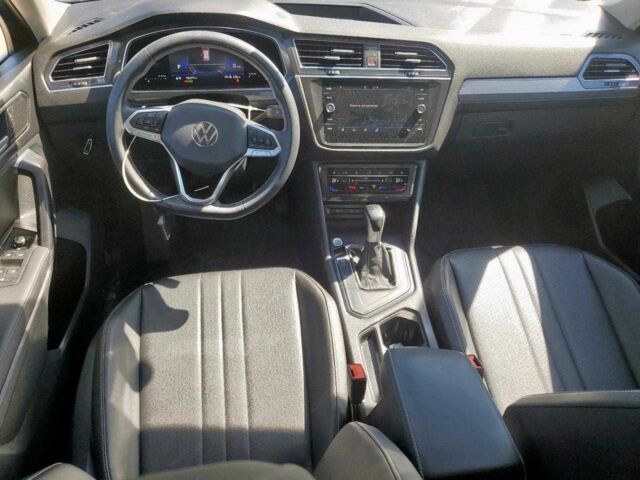 Сірий Фольксваген Тігуан, об'ємом двигуна 2 л та пробігом 121 тис. км за 18000 $, фото 7 на Automoto.ua