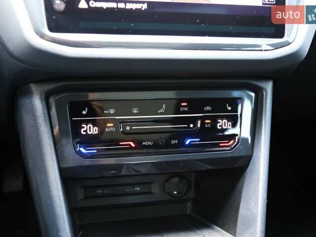 Сірий Фольксваген Тігуан, об'ємом двигуна 1.97 л та пробігом 14 тис. км за 41000 $, фото 23 на Automoto.ua