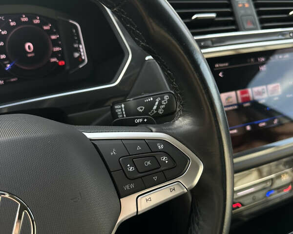 Серый Фольксваген Тигуан, объемом двигателя 1.97 л и пробегом 199 тыс. км за 32500 $, фото 32 на Automoto.ua