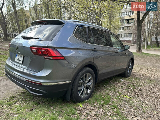 Серый Фольксваген Тигуан, объемом двигателя 1.98 л и пробегом 38 тыс. км за 25000 $, фото 2 на Automoto.ua