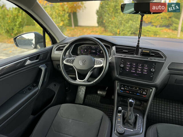 Серый Фольксваген Тигуан, объемом двигателя 1.97 л и пробегом 199 тыс. км за 32000 $, фото 40 на Automoto.ua