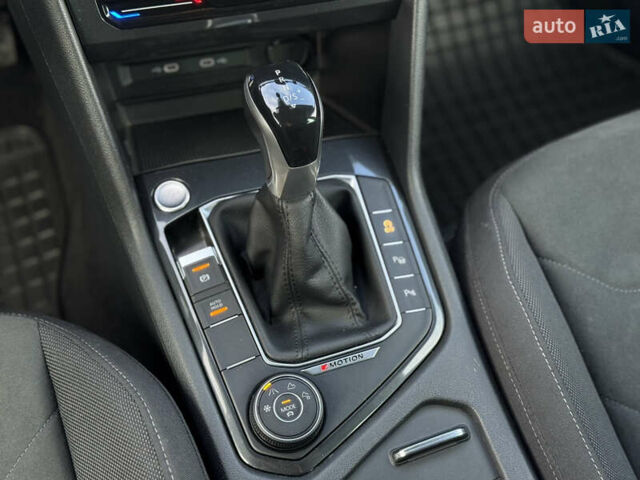 Серый Фольксваген Тигуан, объемом двигателя 1.97 л и пробегом 199 тыс. км за 31999 $, фото 49 на Automoto.ua