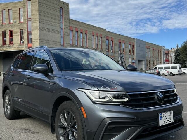 Серый Фольксваген Тигуан, объемом двигателя 2 л и пробегом 15 тыс. км за 22500 $, фото 1 на Automoto.ua