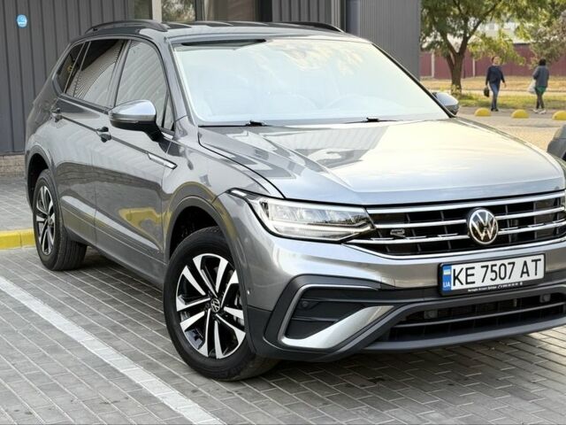 Серый Фольксваген Тигуан, объемом двигателя 2 л и пробегом 55 тыс. км за 21300 $, фото 5 на Automoto.ua