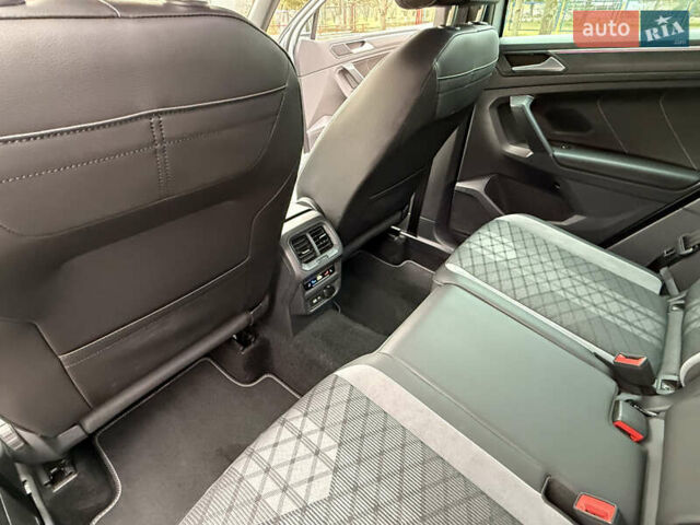 Сірий Фольксваген Тігуан, об'ємом двигуна 1.98 л та пробігом 28 тис. км за 41700 $, фото 19 на Automoto.ua