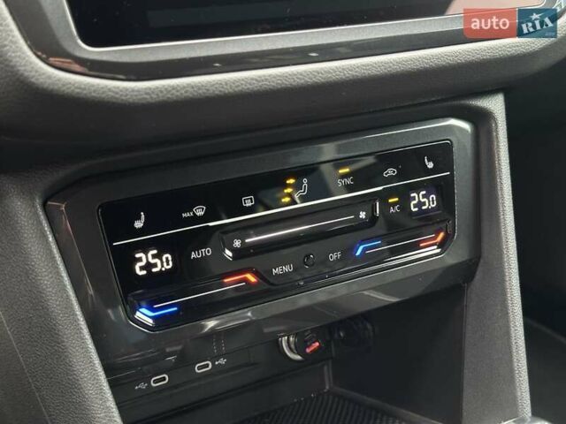 Серый Фольксваген Тигуан, объемом двигателя 1.98 л и пробегом 47 тыс. км за 38990 $, фото 35 на Automoto.ua